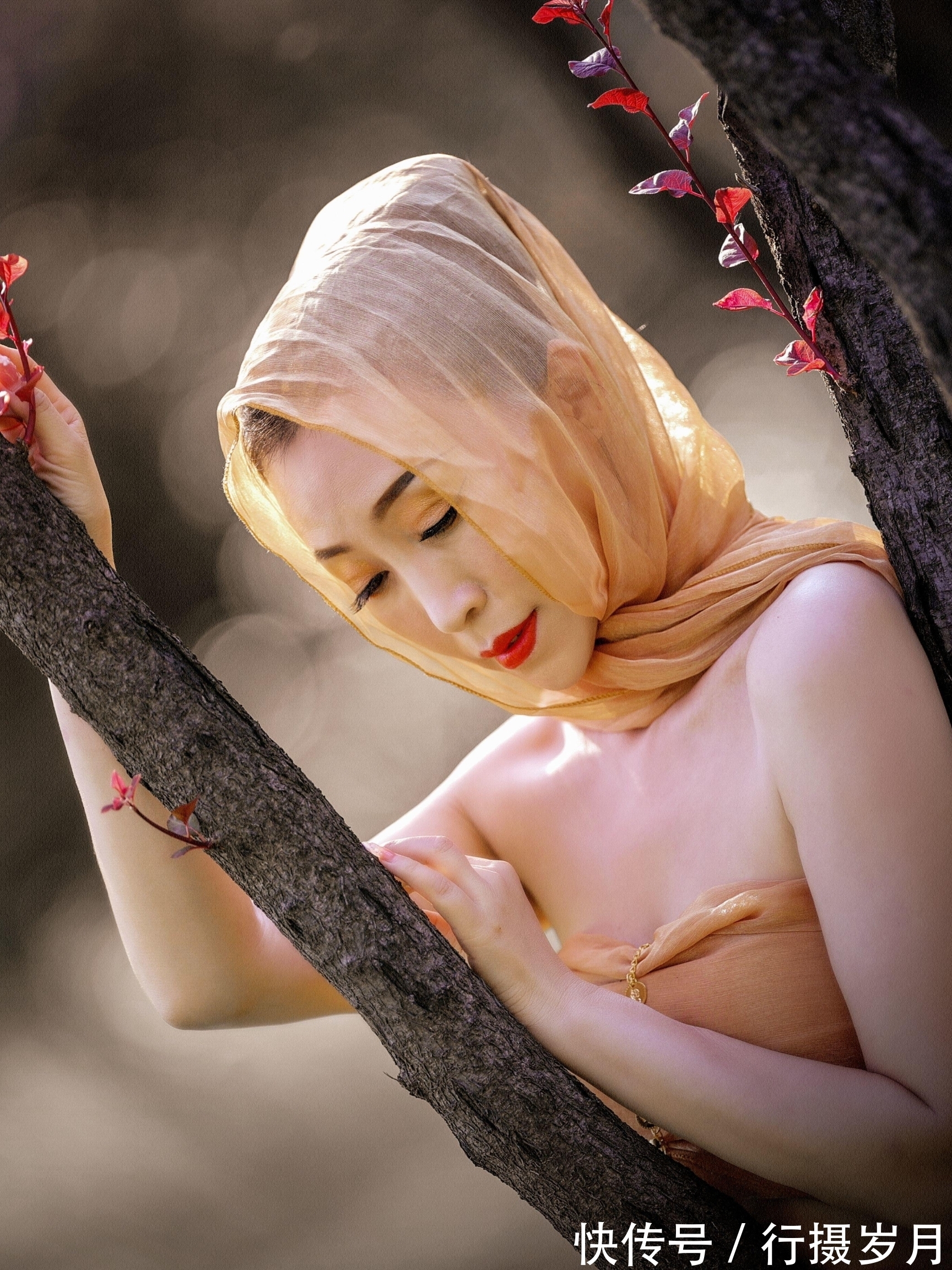 燕楼!一曲知音何处寄,流水无声,缘落情无计