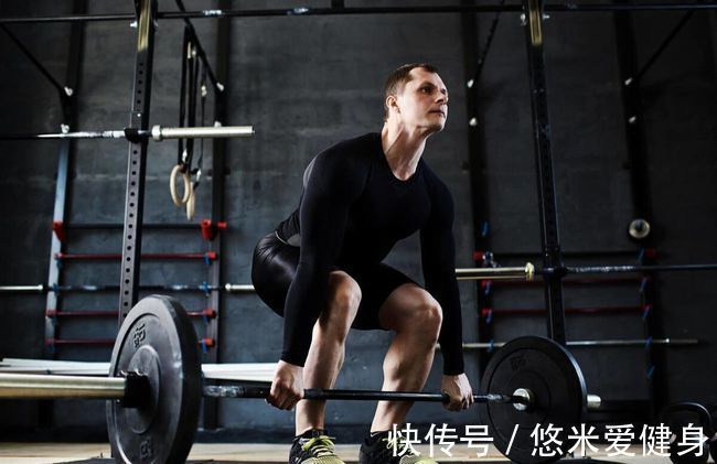 肌群|圆背硬拉——检验新人与高手训练水平的动作,完成大重量更轻松