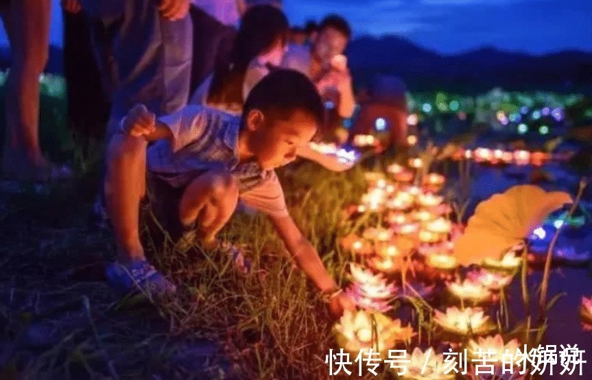 祭扫@“中元节，鬼门开”，老祖宗在这天留下五大习俗，祭奠逝去的亲人