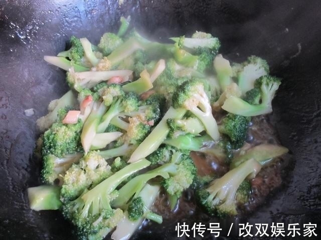 清脆|天气寒冷干燥多吃西兰花，5分钟就上桌，清脆碧绿特爽口，真棒