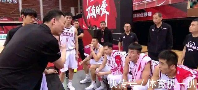 格林|浙江男篮战胜深圳,刘维伟赛后批评队员虎头蛇尾,最后有点飘