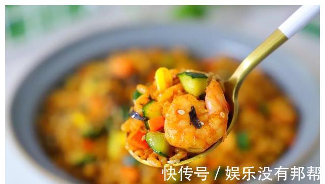 黄瓜|米饭这样做，比煲仔饭还好吃，简单美味，挑食的孩子都要吃一大碗