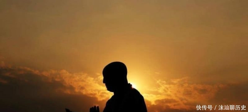 仓央嘉措令人心醉的一首情诗,从开篇美到结尾,读过都会念念不忘