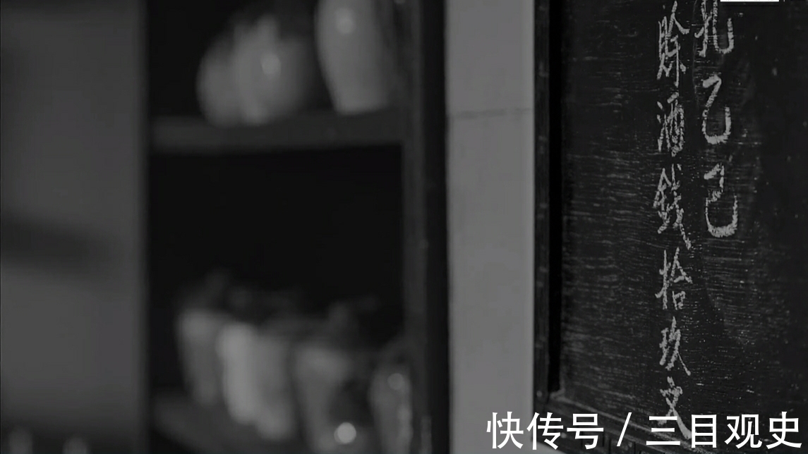 孔乙己!再读鲁迅《孔乙己》:年少不懂文中意,错把辛酸当笑谈