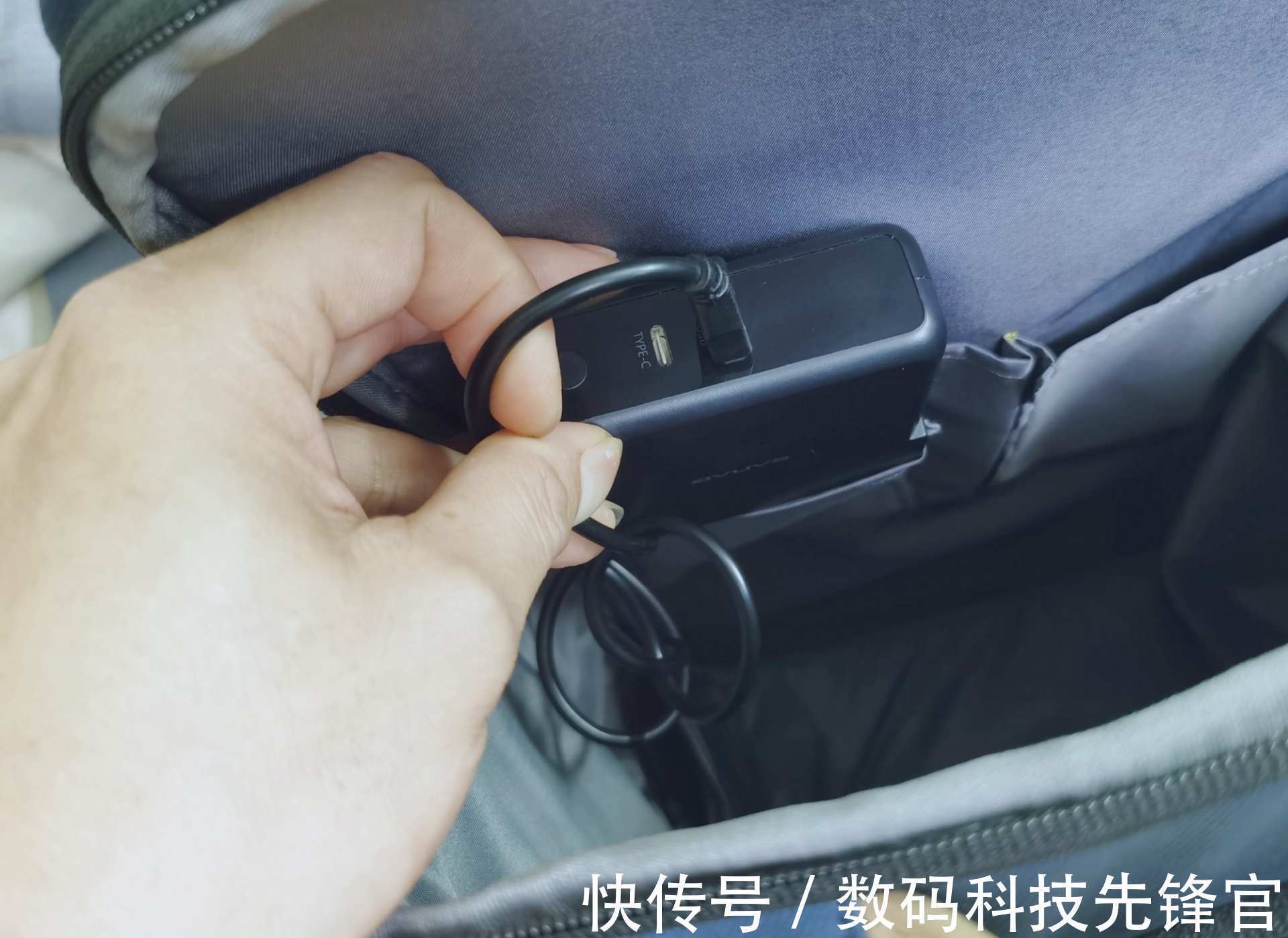 简约时尚 简约时尚,收纳包容乃大,用过最好用的双肩包