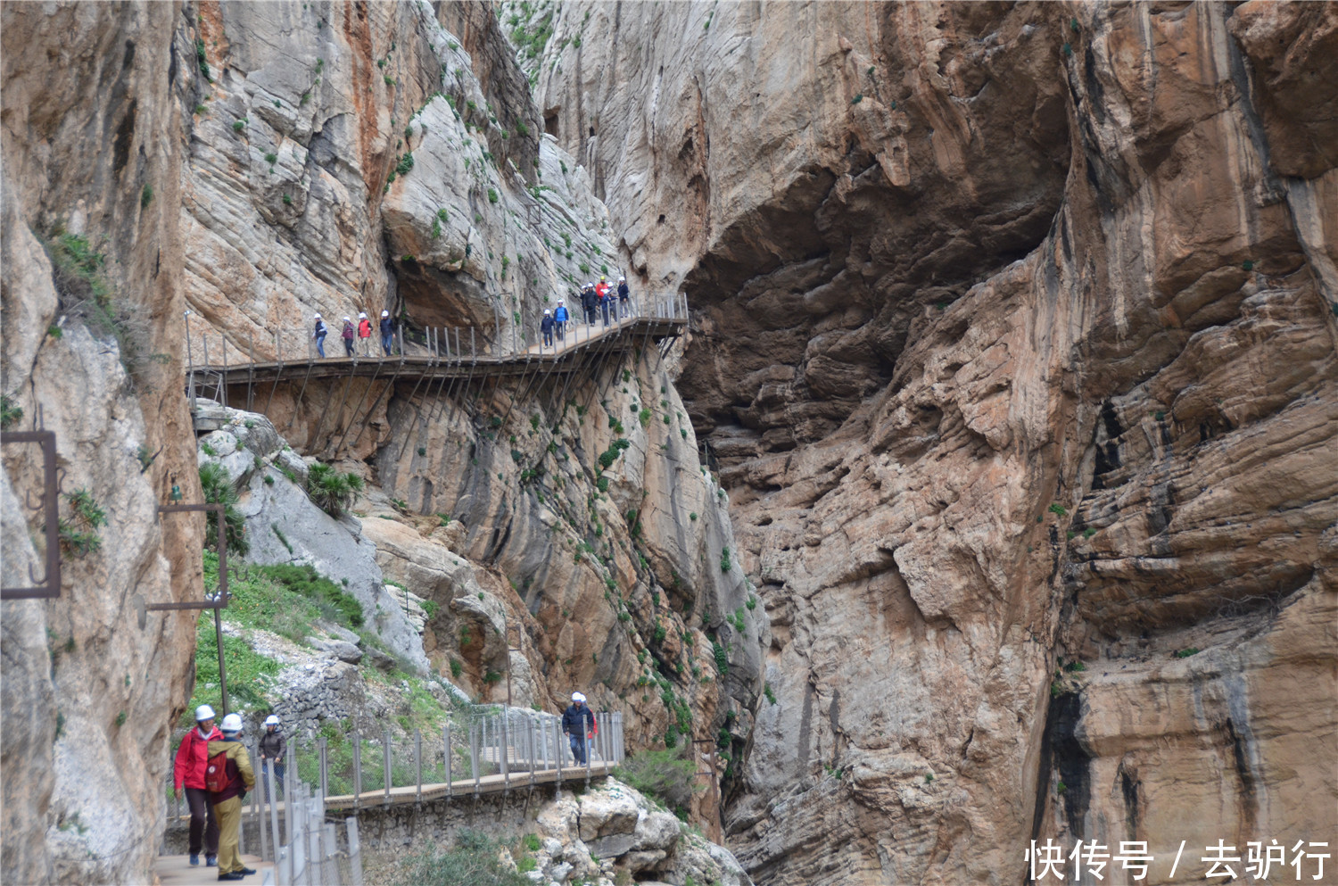 危险|最危险的步道，5名游客失足坠崖死亡，华山栈道小巫见大巫