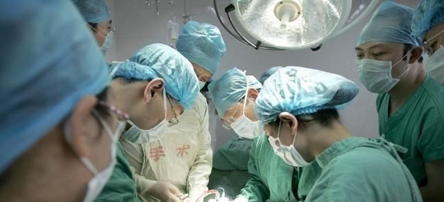 并发症|内科医生热水里撒一把，连喝1月，血糖降了，跟糖尿病“再见”