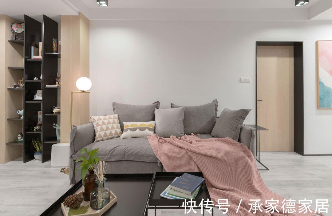 卫生生|用隐形门连接客厅,整合家居空间,让回家变成一件有意义的事