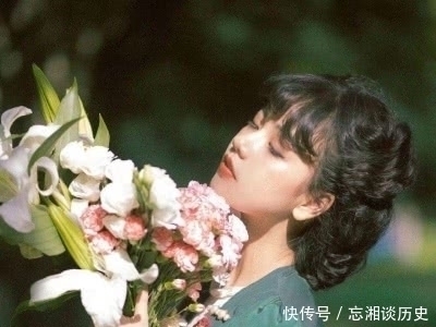 男孩子|女孩子自认为“很村”的3种发型,男生却会很心动,小仙女要学会