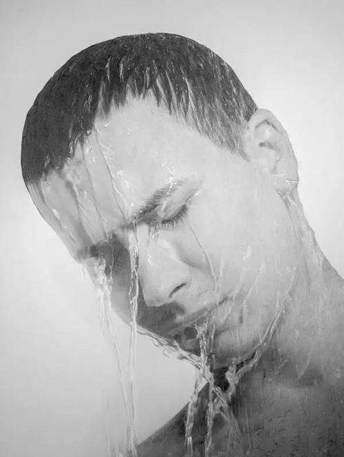 人物画|超写实铅笔素描!超细腻的铅笔人物画!