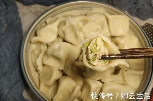 饺子馅想要鲜流油流汁？有人加鸡蛋，有人加油，其实都不全面