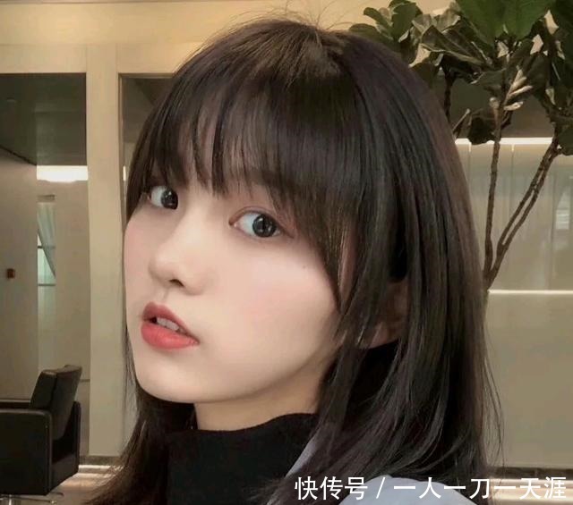 分享几款适合方脸、大脸的发型,显脸小还减龄,很适合新年剪