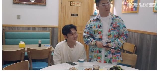 《德云斗笑社》第二季:从吃饭看相声演员的关系亲疏