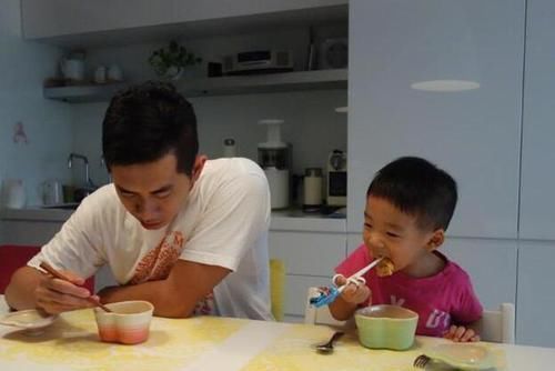 家庭|一碗鸡蛋面,却能测试出家庭的三个等级,许多家长正亲手毁了孩子