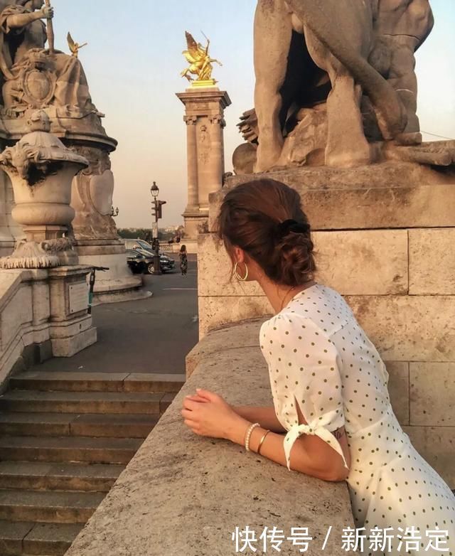 美丽无死角的女孩，都把发型换成了这些样子