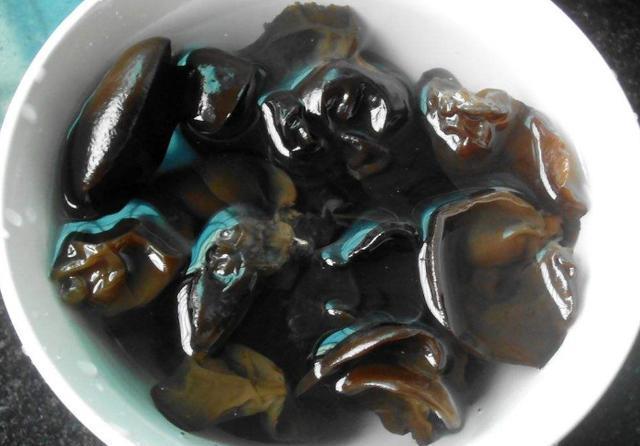 凉拌木耳|这菜千万不要隔夜吃,比喝酒的危害还要大,为了健康,一定要重视