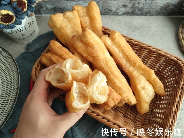 泡打粉|原来炸油条这么简单，掌握好“2111”配方比例，根根蓬松酥脆