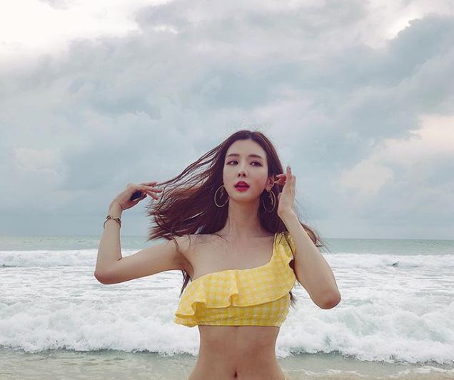 大长腿|韩国第一博主,少女颜值魔鬼身材吸粉20万,如何练同款身材