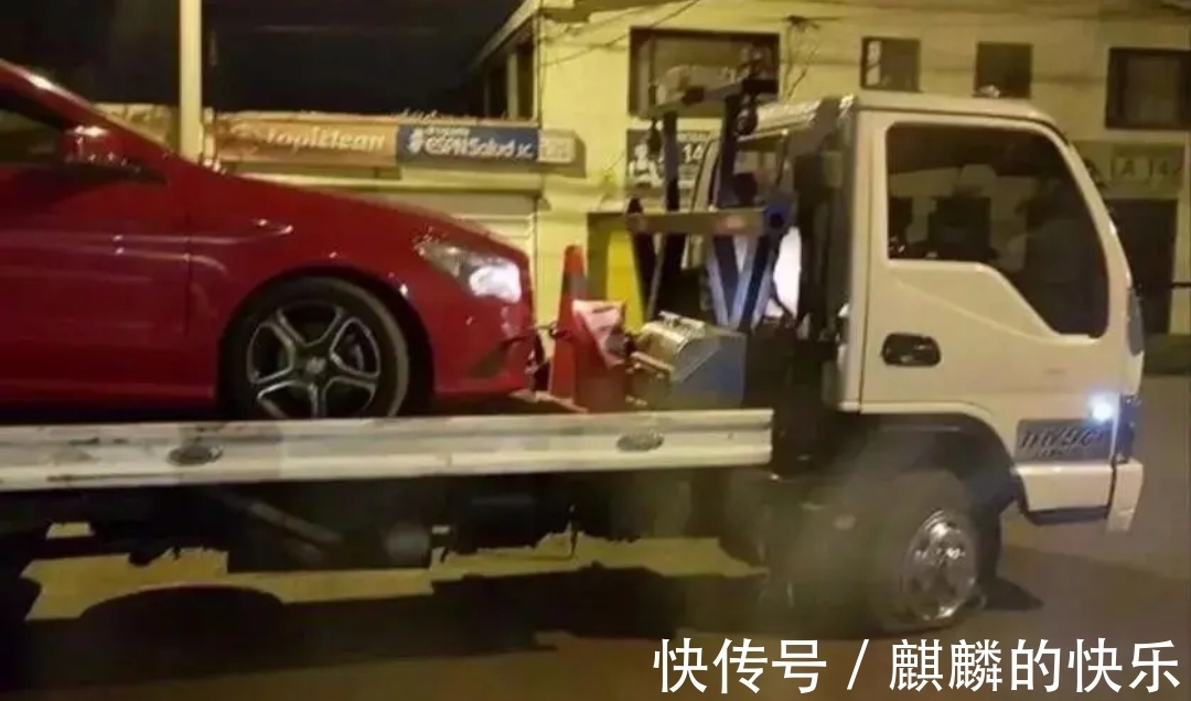 |搞笑图集:拖车拖着拖着车的拖车