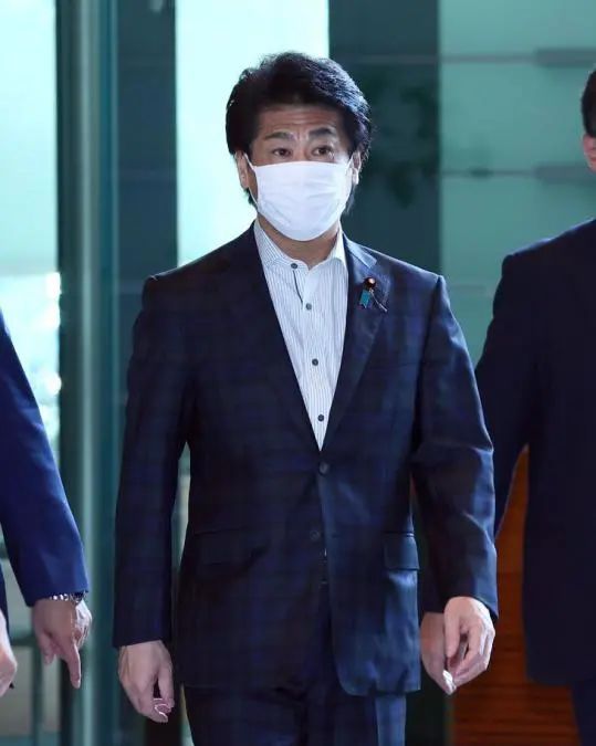 新冠疫情|日本政府终于要考虑建“方舱医院”