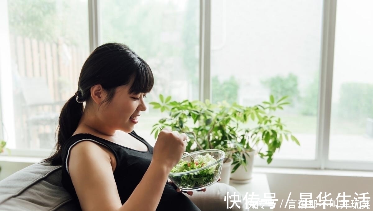 西梅|怀孕后不能吃零食?医生:这几种可以放心吃,还对胎儿发育有好处