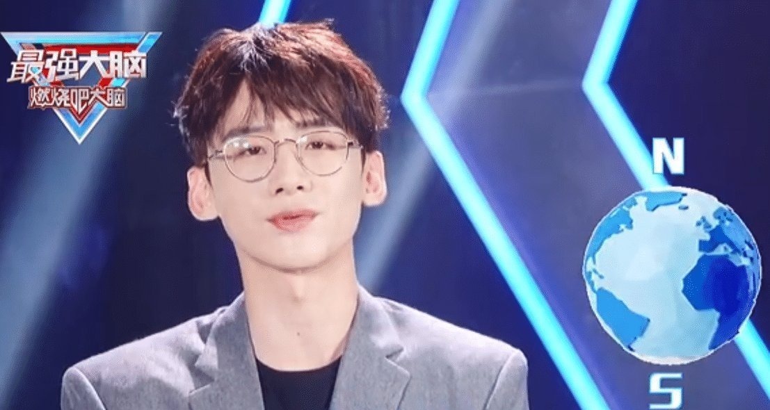 白敬亭參加《最強(qiáng)大腦》,解答太快腦子跟不上了,還拿測(cè)試題練手