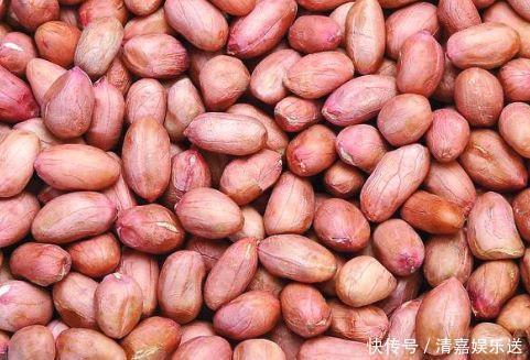 晚上睡前吃几颗花生,坚持半月,3大好处“会找上你”,早吃早好