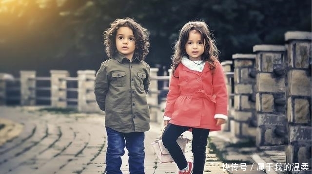 发现|九岁的孩子来家玩,偷了我的钱被发现了还撒谎,该怎么教育呢?