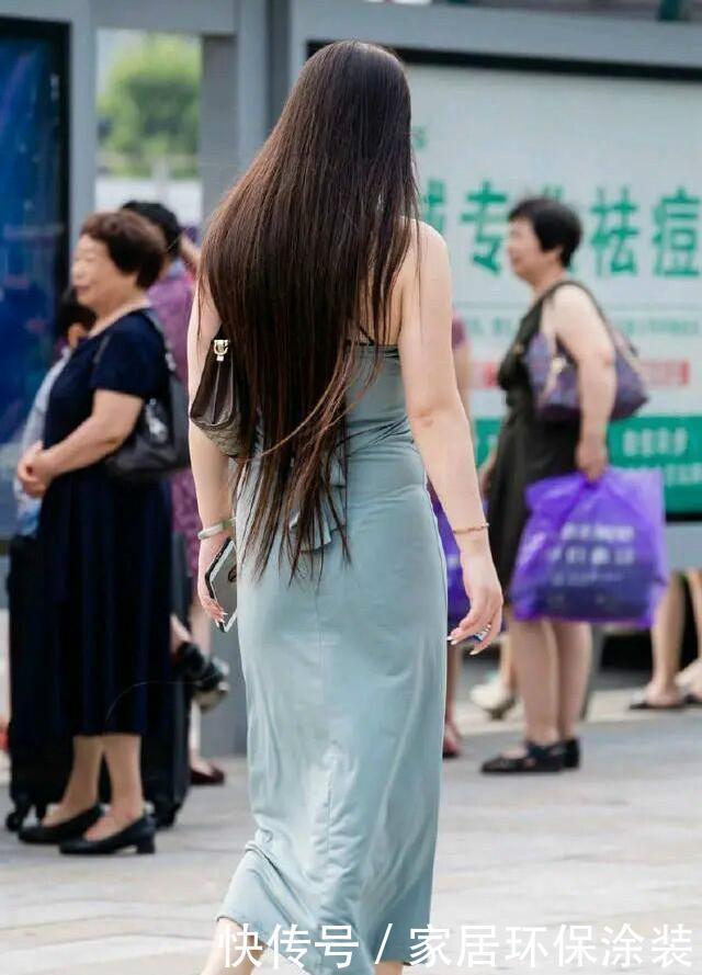长袖|连衣裙活力满满，选择简洁轻盈的裙型，衬托精致