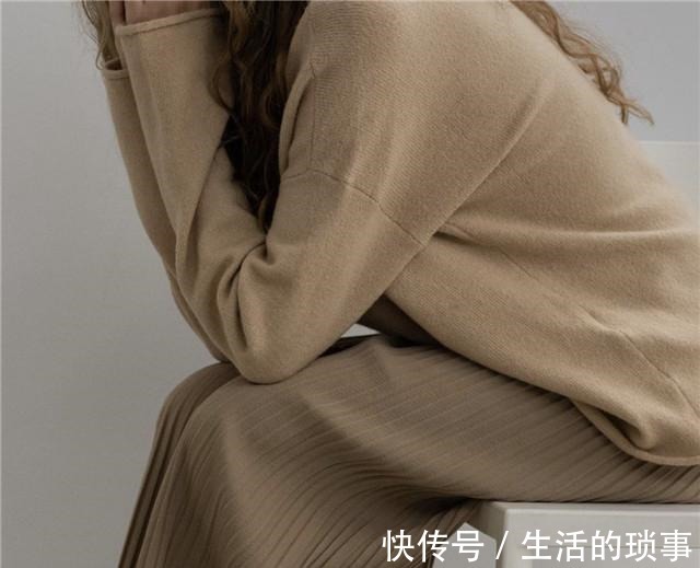 奶茶 秋冬与奶茶最配了,“奶茶色”穿搭也要get起来呀,超温暖!