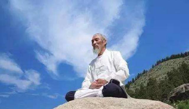 不吃|他活了120岁，一生不吃肉不结婚，只做一件事，能坚持辈子