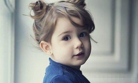 爸爸姓|女孩随妈姓“朱”,同学追问为啥不和爸爸姓?孩子:瞅瞅我爸姓啥