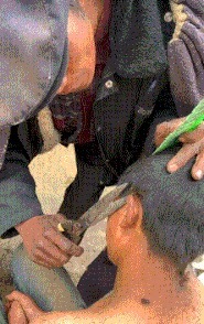 |搞笑GIF趣图：这就是当今流行的广场舞，广场不再是大妈的天下了