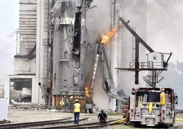 小火花|20世纪工业灾难：粮食“自焚”烧掉美国900万吨储备粮