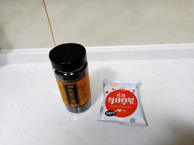 发酵|2分钟自制养生芝麻糊，外加芝麻馒头，做法统统告诉你，太简单了