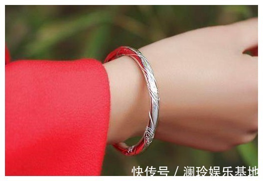排毒|女人再节俭也要戴银手镯,戴“这只手”能排毒,可惜总有人戴反了