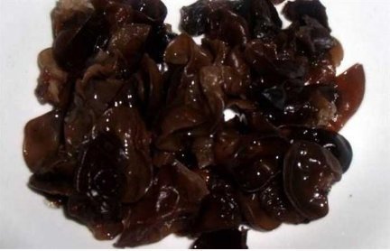 黑木耳和此物一起吃,排出垃圾毒素,视力好了,子宫也越来越干净