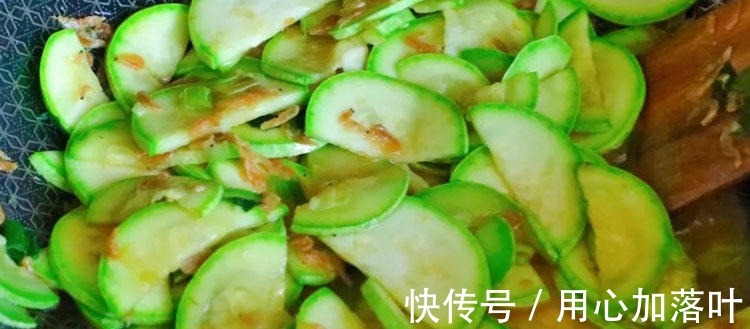 小鹿|5分钟就能做好一道快手家常菜，简单又好吃，还能补钙，老少皆宜！