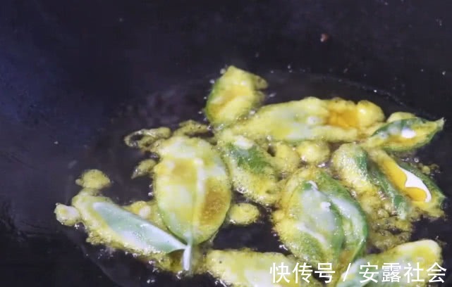 脘腹冷痛|一种自带香味的叶子,农村大妈摘来油炸,吃着味道比花椒还香