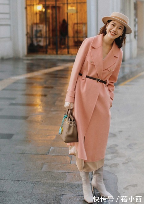 连衣裙|秋冬建议多穿“大衣+靴子”,内搭毛衣、连衣裙、牛仔裤真时髦