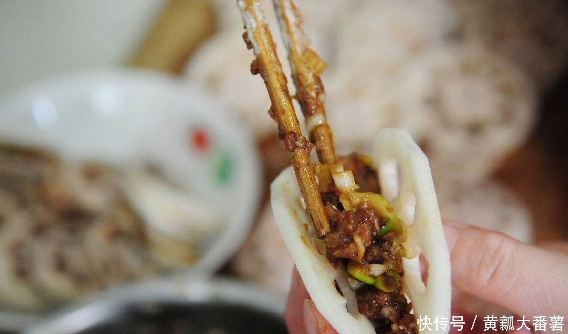 面糊|炸藕盒时,学会这样挂糊,外酥里嫩不油腻,比饭店做的还好吃