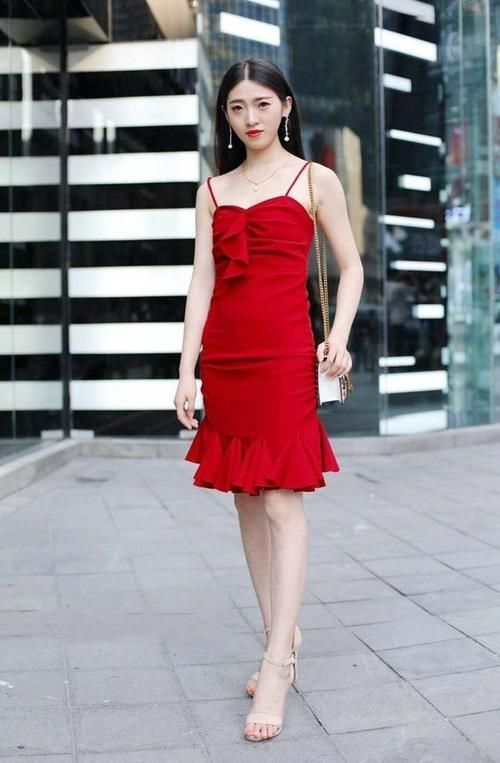 包臀款 吊带连衣裙很好看，但是你真的穿对了吗？