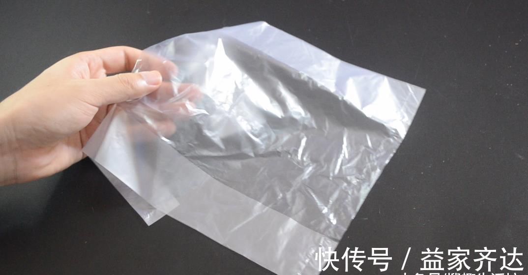 花草|花盆上放一个塑料袋, 没想到还有这个妙用, 看完这招你会感谢我的