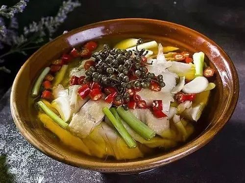 做法|精选美食:酥香澳洲牛肉、圆白菜煎饼、馋嘴泡菜鸡、发丝脆骨做法