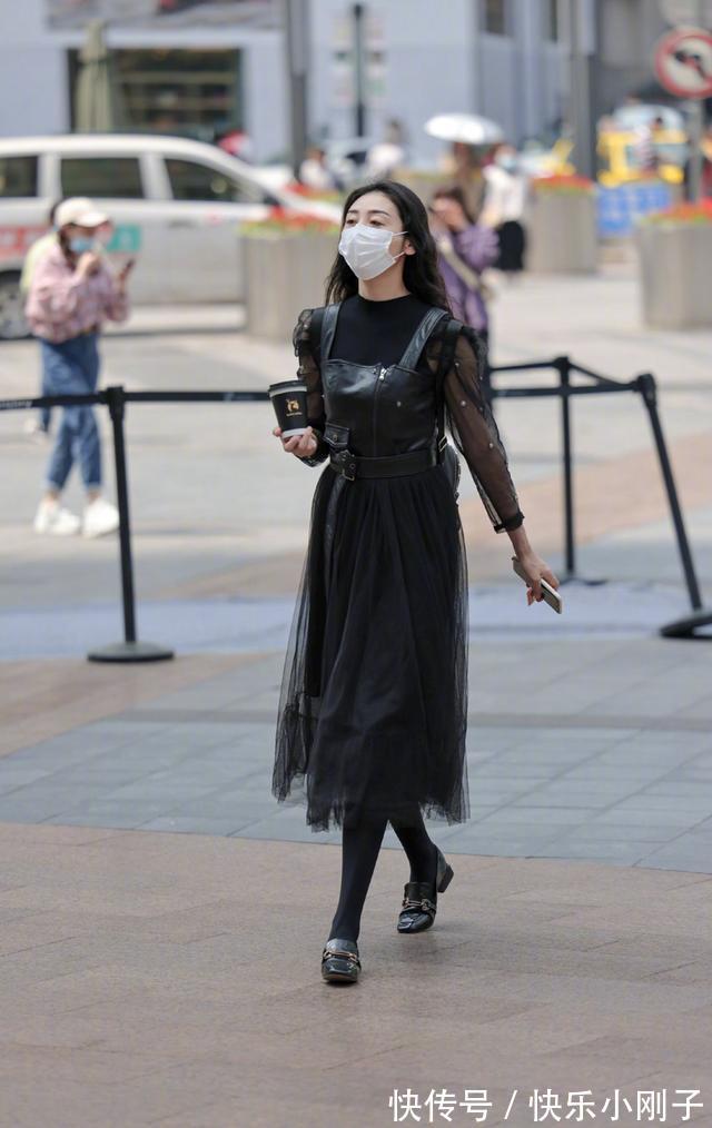 穿搭 散发独特气质的酷女孩，靠的是黑色的穿搭，穿出高冷的女神气质