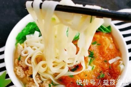 白醋|煮面条,你还在开水下锅?教你3个小妙招,面条好吃有筋道不粘锅