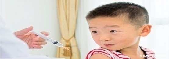 |3岁女童医院上演“搞笑”剧情，爸爸哭笑不得，网友：是个狠人