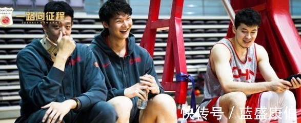 日本|男篮内线告急,内线巨星或因伤双双缺席,韩德君临危受命出征日本!