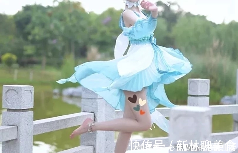 cos|小姐姐光脚cos言和，灵动的小脚丫，意外走红网络