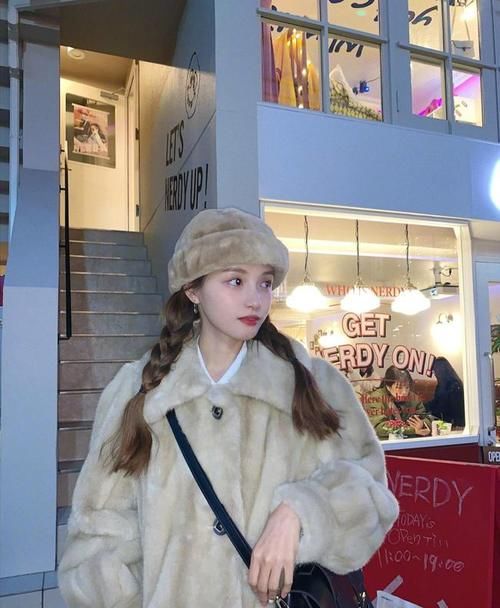 清新|当今最火的外套非它莫属，保暖时髦超有范，衬托清新有迷人的气质